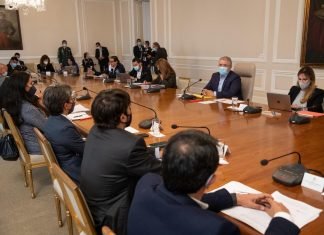 LA SOLUCIÓN ES EL DIÁLOGO