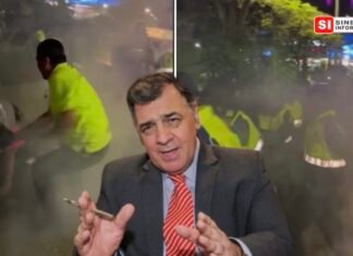 La Constitución Política de Colombia proscribe toda forma de fuerza no estatal con funciones y facultades propias de la Fuerza Pública