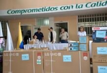Más de 2.000 estudiantes de Santo Domingo recibieron dotación tecnológica para garantizar la educación de calidad
