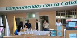 Más de 2.000 estudiantes de Santo Domingo recibieron dotación tecnológica para garantizar la educación de calidad
