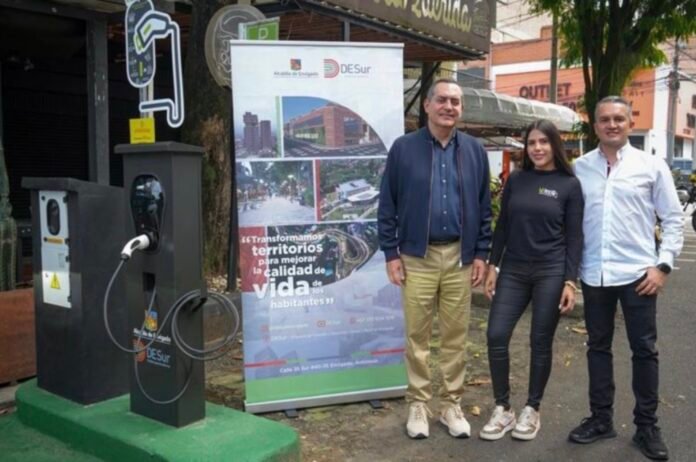 Envigado, primer municipio de Colombia en implementar una red de carga para vehículos eléctricos en espacio público - Junio 2026