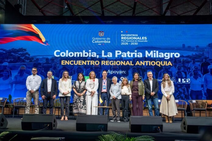 El Ministerio de las TIC participó en la Mesa Regional de Antioquia para la construcción del Plan Nacional de Desarrollo 2026–2030 - Octubre 2026